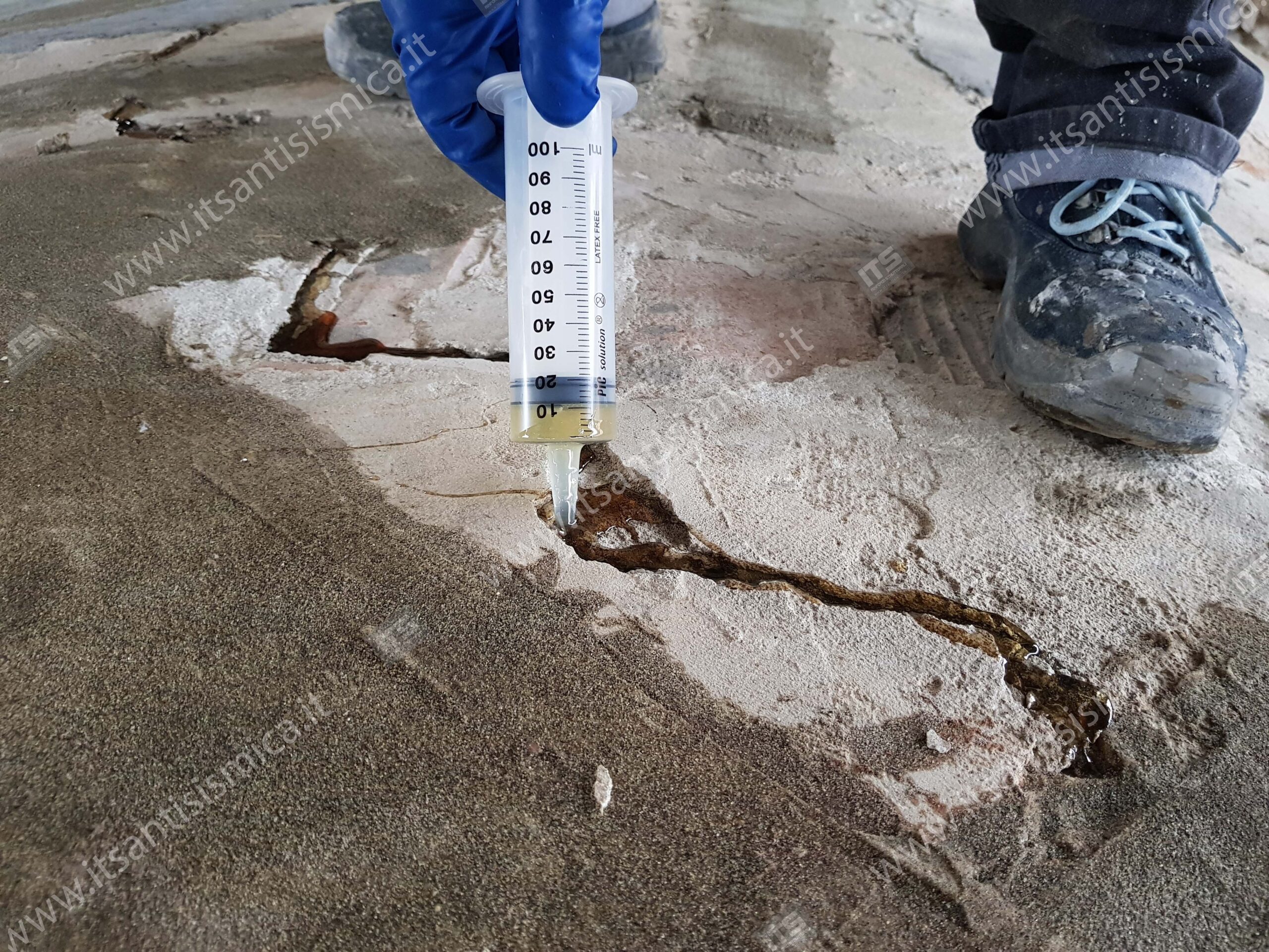 Consolidamento delle volte della chiesa e dell'oratorio di Agliana (PT) — fotografia di cantiere 10